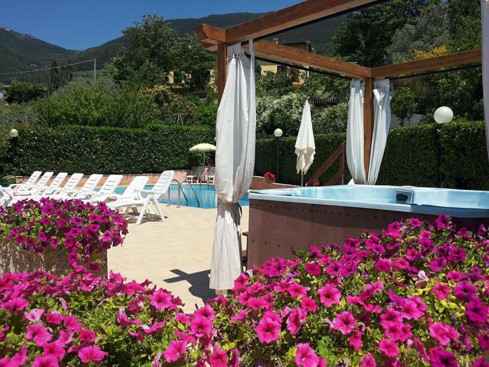 Viole Country Hotel Assisi Exterior foto